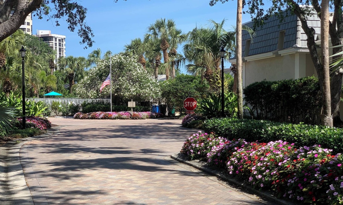 Pelican Bay Condo | Spacious Pelican Bay Condo, 3 Bedrooms