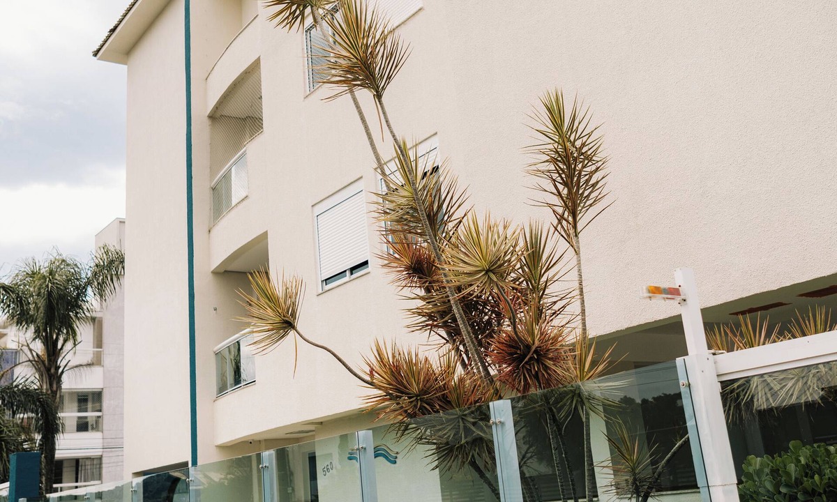 Lagoa Pequena Apartment | Spacious penthouse apartment with pool, close to the beach.