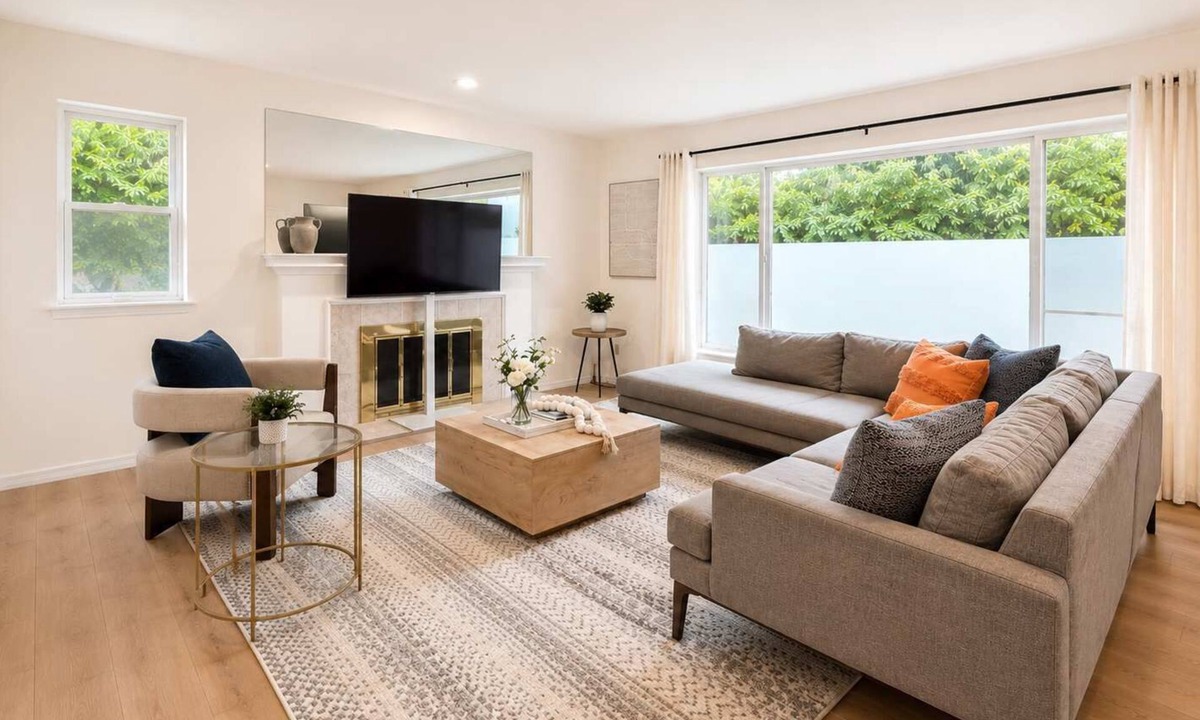 Shoreline House | Spacious Pet Friendly Shoreline Home, EV charger