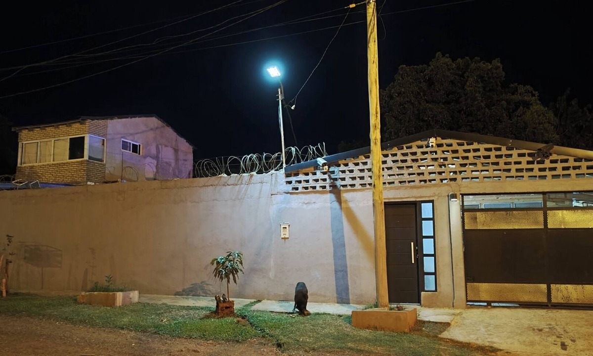 Puerto Iguazu House | Spacious PH apartment with garage and swimming pool Starlink 4 to 6 people, commercial area