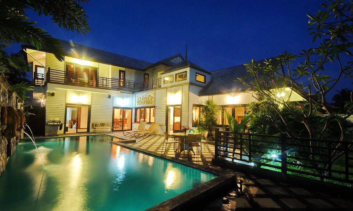 Bophut Villa | Spacious Pool Villa with Billiards and Fitness Room in the Heart of Chaweng