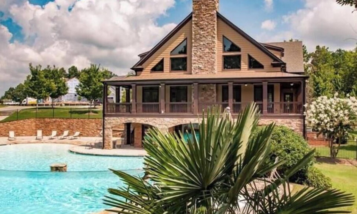Braselton House | Spacious & private 4-bedroom home in the beautiful Manor homes of Chateau Elan!