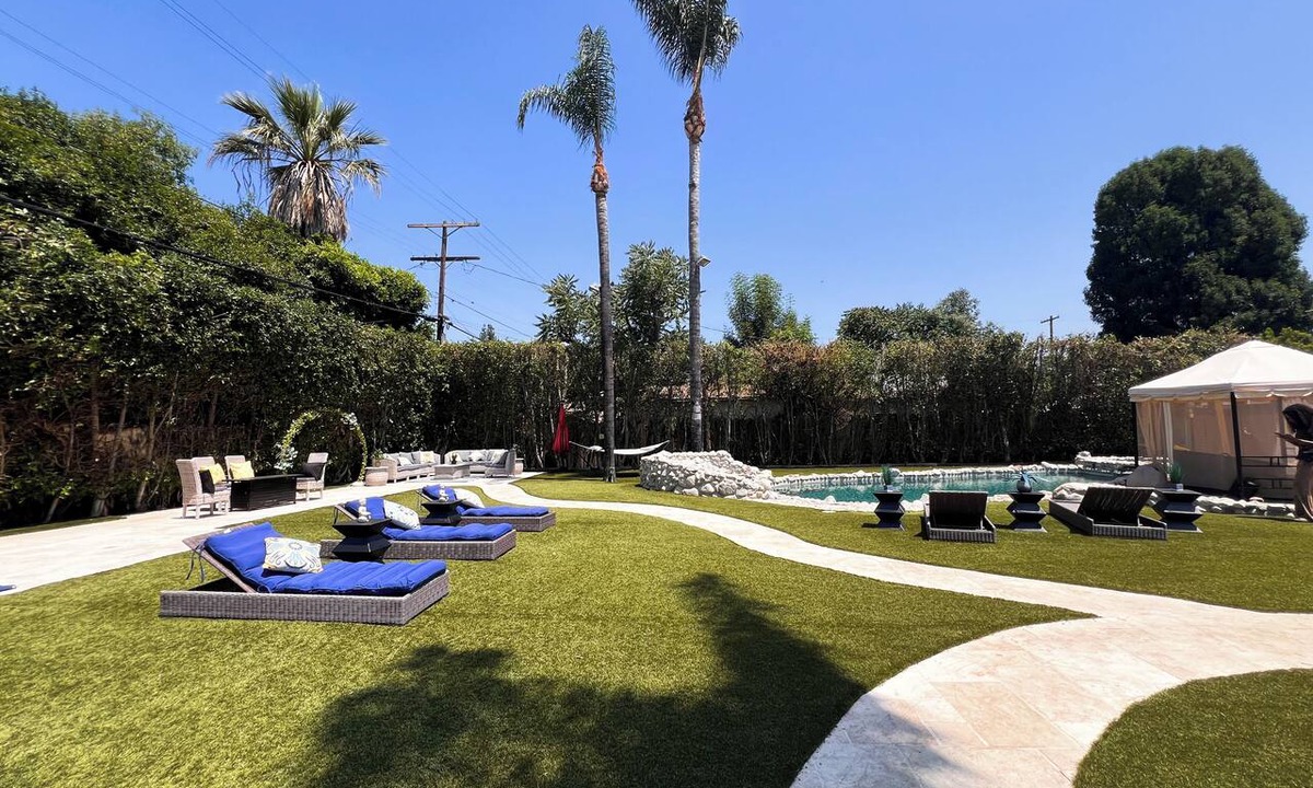 Tarzana Hotel | Spacious Private Dream Villa with detached Guesthouse
