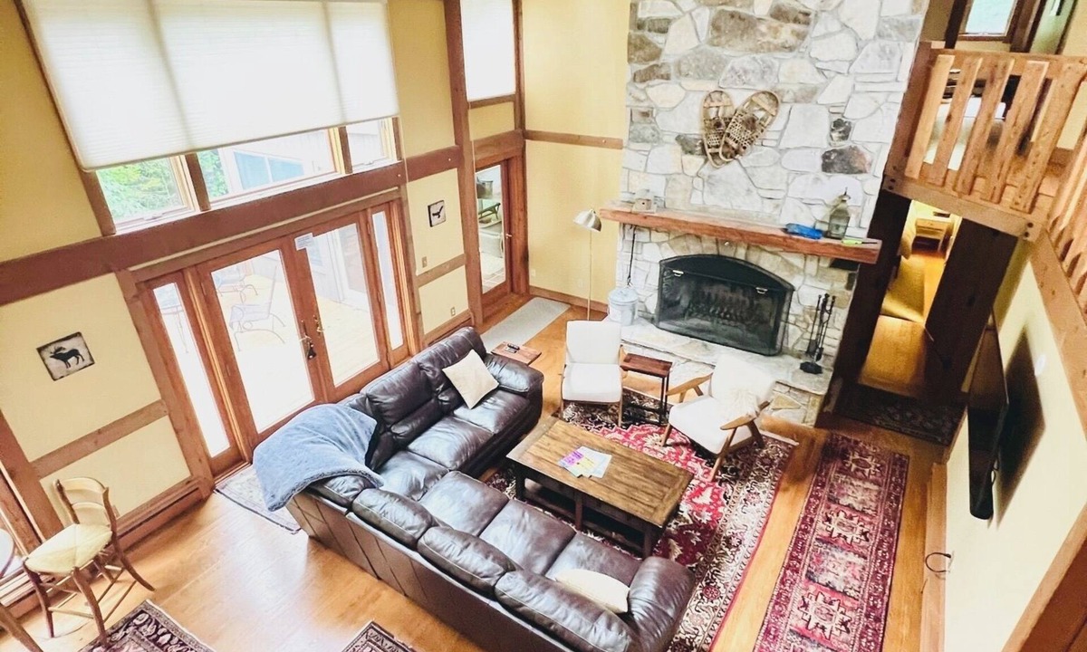 Stratton and Bromley Ski Areas House | Spacious + Private Ski Lodge on 20+ Acres - 10 min to Stratton, 5 min to Bromley
