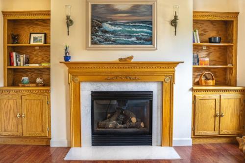Southwest Harbor House | Spacious Private Estate Pets & Fire Pit