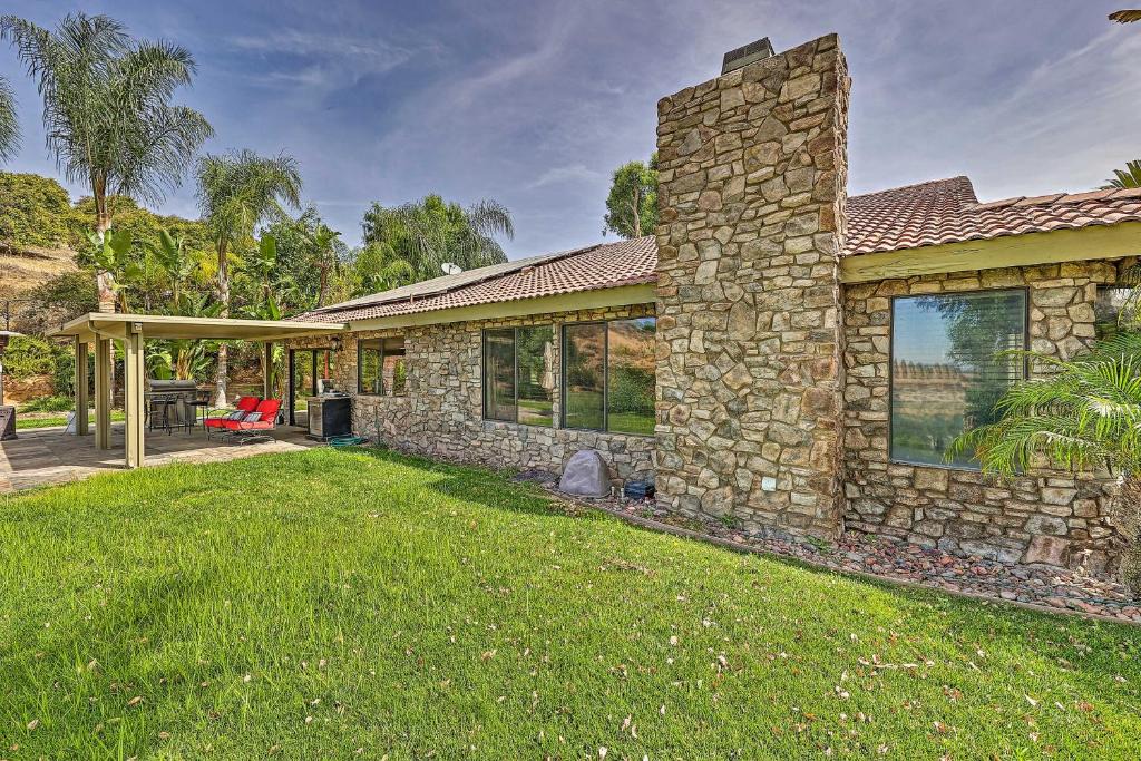Temecula Villa | Spacious & Private Wine Country Villa w/View