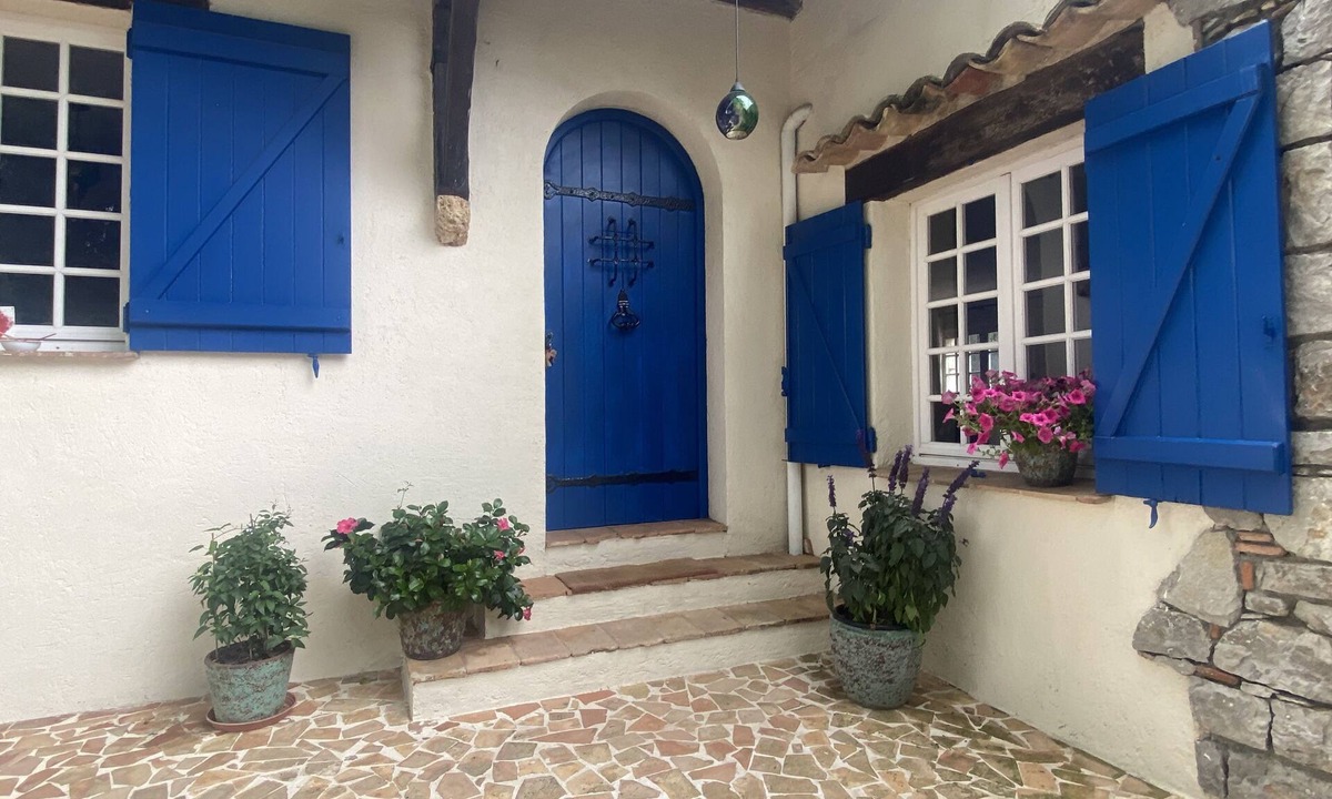 Roquefort-les-Pins Villa | Spacious Provencal villa in absolute calm.