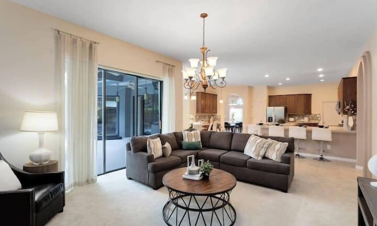 Legacy Park House | Spacious & Quiet 5 BR/3BA w/Pool and Hot Tub Close to the Magic of Disney