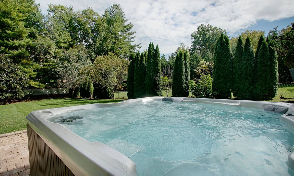 Bakerton House | Spacious Quiet Retreat with Hot Tub and Walk to River Minutes to Harpers Ferry