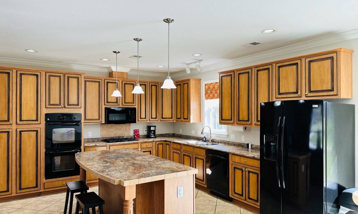 Mountain View House | Spacious ranch-style home