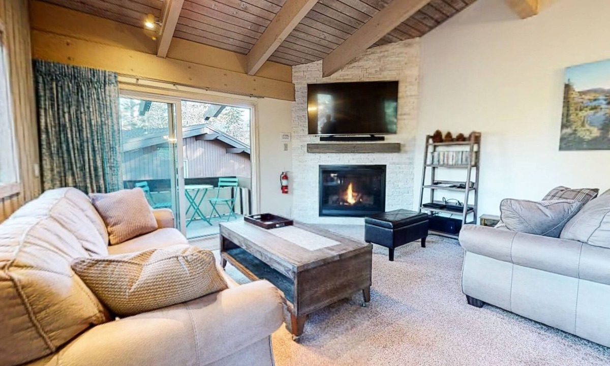 Mammoth Lakes Condo | Spacious Remodeled Home, Family Favorite, Near The Village, On-Site Pool