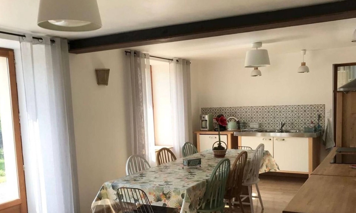 Autrepierre Cottage | Spacious Renovated Cottage with Garden, EV Charger, Near Major Attractions