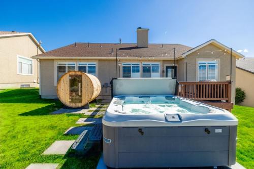 Draper House | Spacious Retreat - Game Room, Theatre, Sauna, BBQ