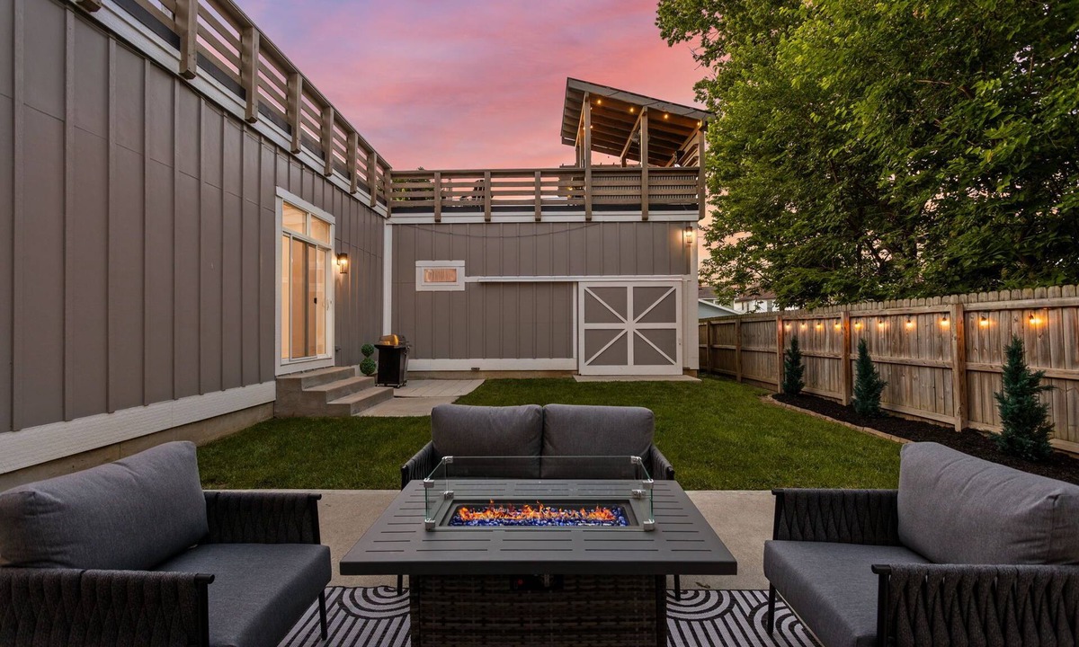 Fountain Square House | Spacious retreat w/theater & rooftop deck