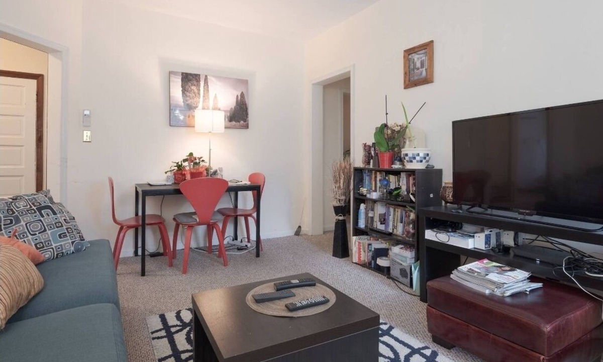 Wyndhurst Apartment | Spacious Roland Park Apt near Hopkins