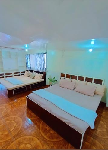 Baguio House | Spacious room with view