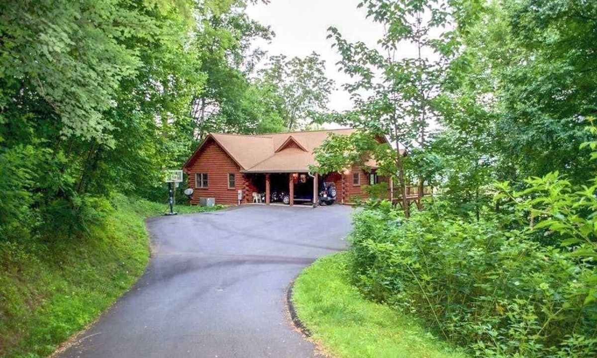 Glens of Ironduff House | Spacious & rustic mountain-view cabin with decks, Ping-Pong, foosball, fireplace