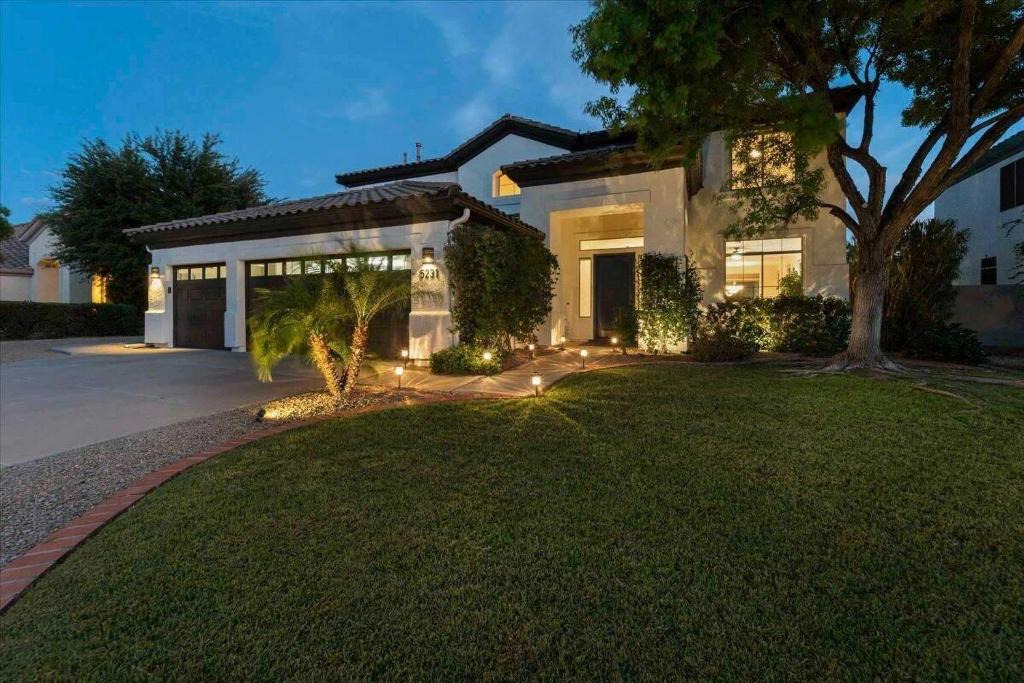 Arabian Views House | Spacious Scottsdale Home with Private Pool!