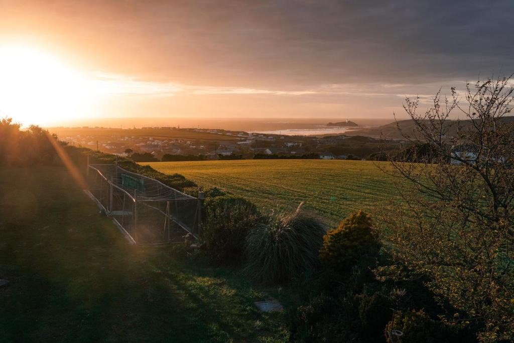 Gwithian Apartment | Spacious Sea-View Apt. Overlooking St Ives Bay