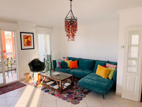 Antibes Apartment | Spacious Seaside Condo with Garden & Sea-View