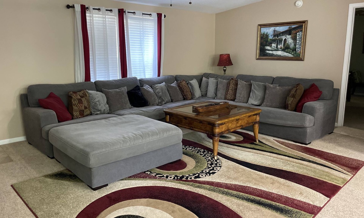 Okahumpka House | Spacious secluded house with ABUNDANT parking