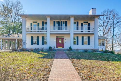 Jacob House | Spacious Shawnee Forest Hideaway! Hilltop Estate