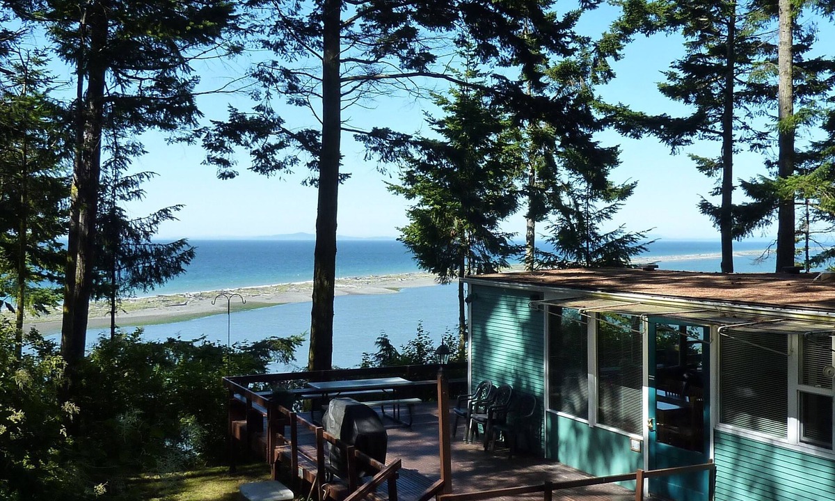 Mains Farm House | Spacious shorefront cabin with Dungeness National Wildlife Refuge views