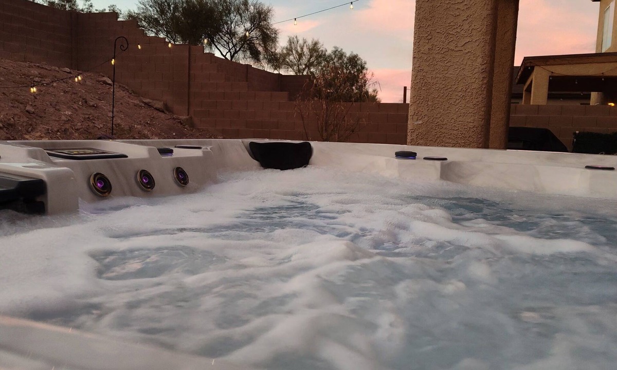 Drexel Heights House | Spacious Stargazing Sleeps 10 Secret Gem 4BD3BA HotTub, Treadmill, Keyless Entry