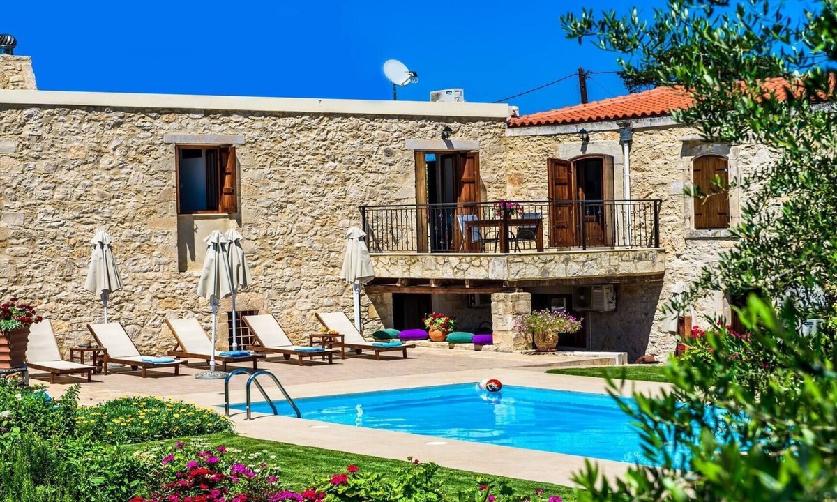 Margarites Villa | Spacious stonebuilt villa in a tranquil setting!