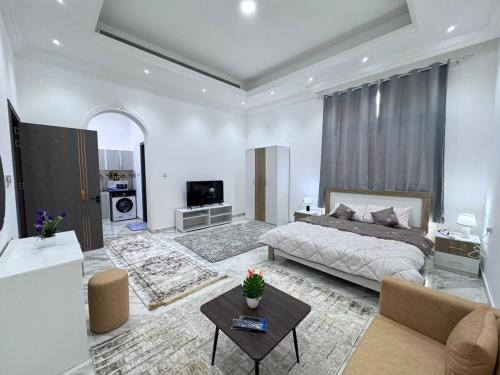 Abu Dhabi Apartment | Spacious studio 30 min from yas and airport