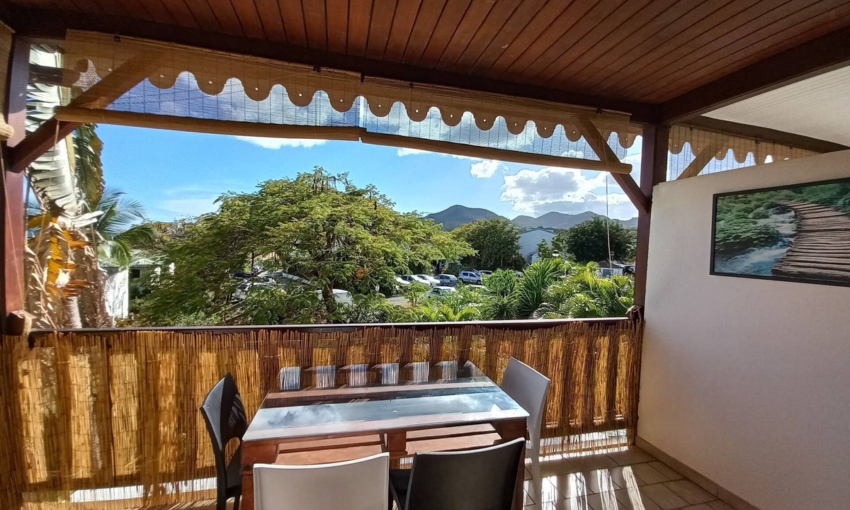 Le Diamant Apartment | Spacious studio apartment in Le Diamant, quiet residence, swimming pool, close to the beach and shops