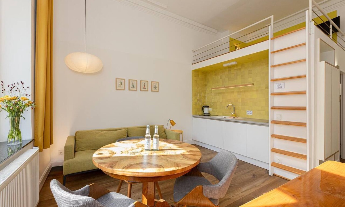 Altstadt-Nord Apartment | Spacious studio apartment with sleeping gallery