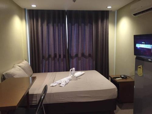 Downtown Apartment | Spacious Studio Apartment B302