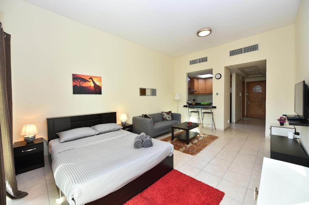 Discovery Gardens Apartment | Spacious Studio for rent close to mall in Dubai - RLY