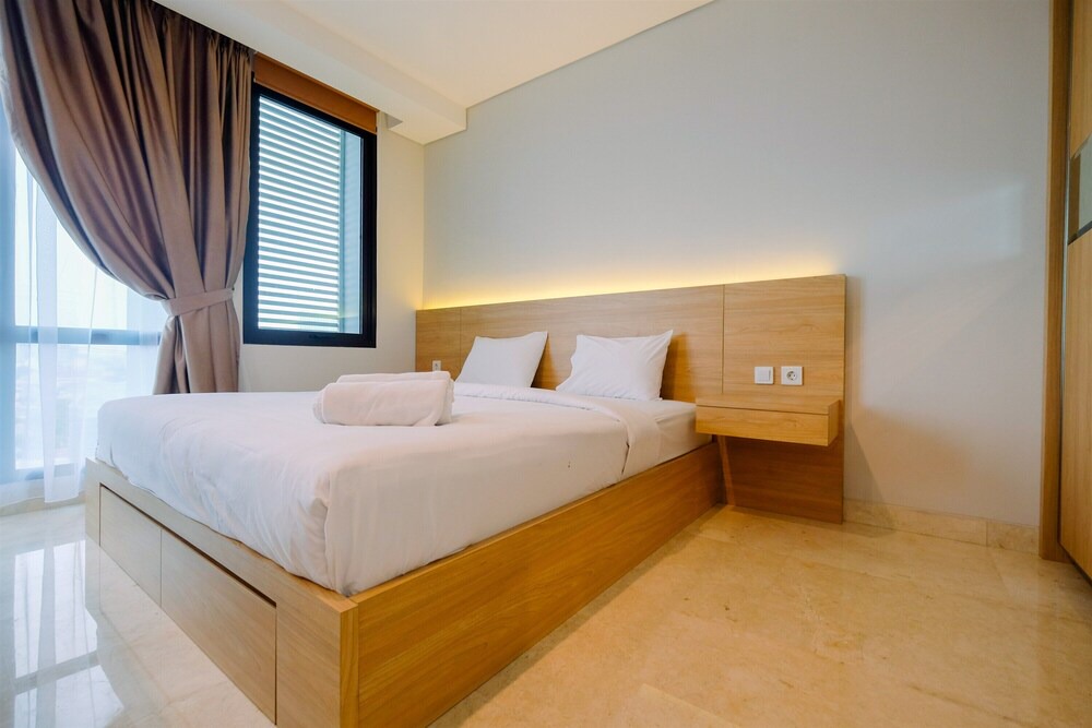 Central Jakarta Hotel | Spacious Studio Room at Capitol Suites Apartment