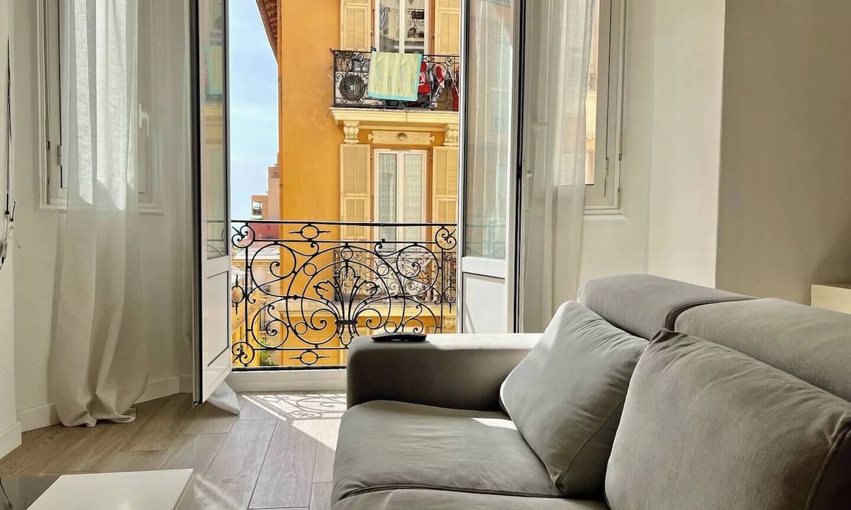 Beausoleil Condo | Spacious & Stylish 3 bedroom Near Monaco
