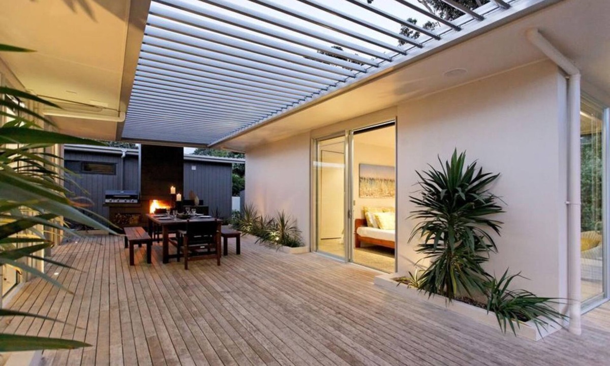 Whangapoua House | Spacious sun-drenched family living