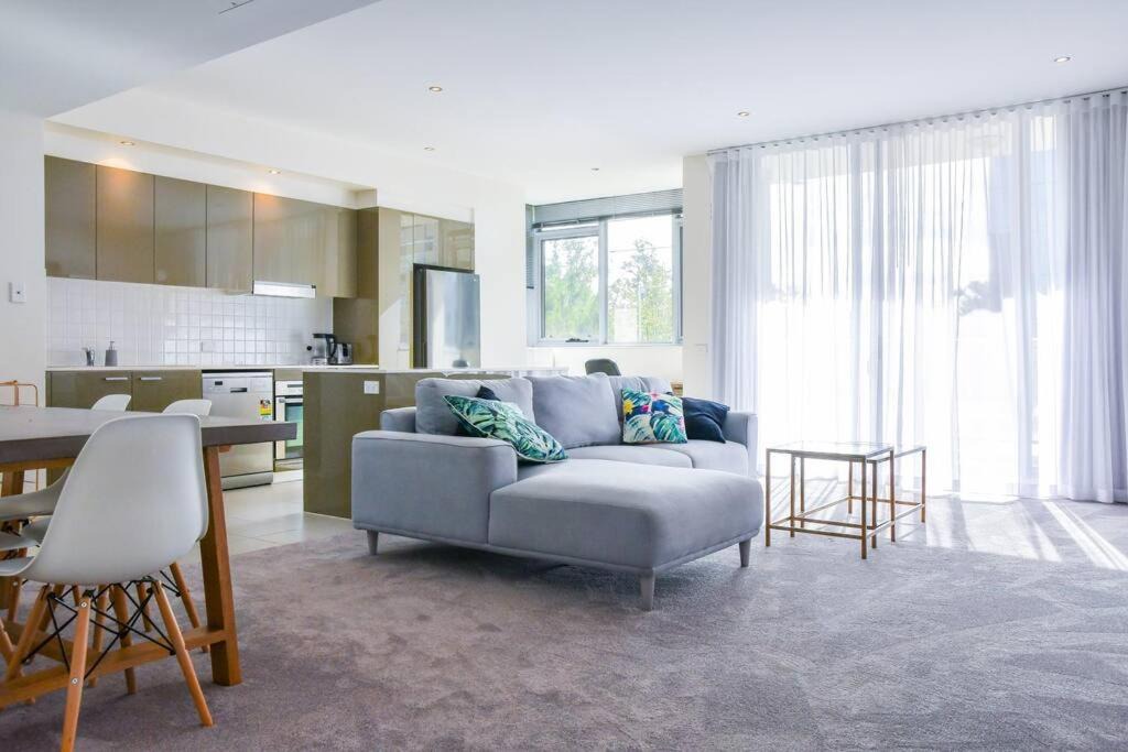 City West Apartment | Spacious sun-drenched apartment, centrally located