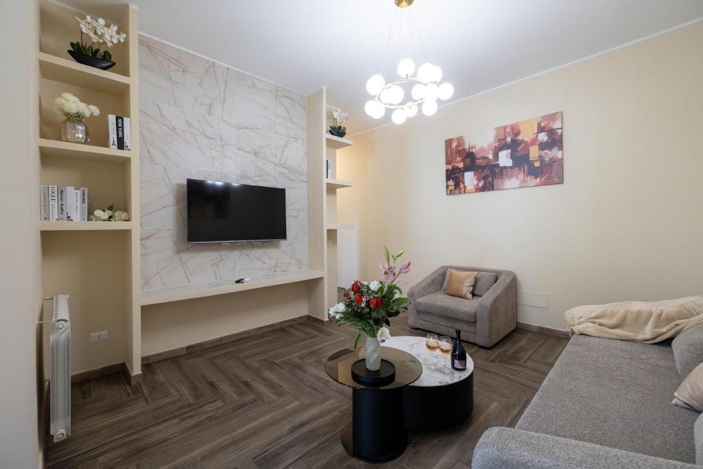 Quartiere XX Ardeatino Apartment | Spacious Three Bedroom Design Apartment near Circo Massimo Rome