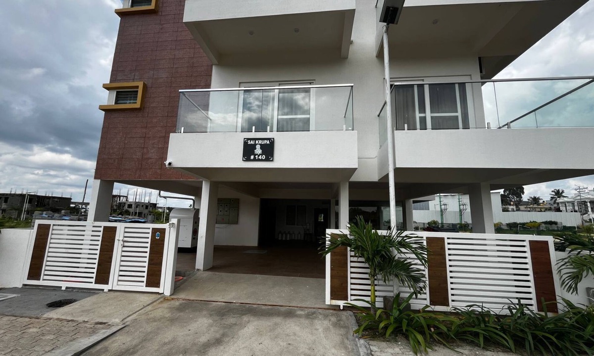 Mysore Apartment | Spacious Top Floor Luxury 3-bedroom with AC and WiFi in enchanting Mysuru