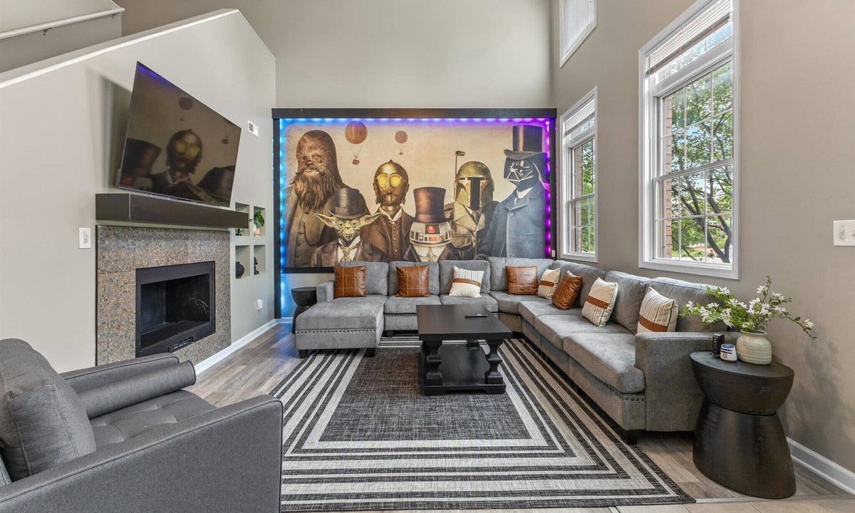 Downtown Indianapolis House | Spacious Town Home near ICC