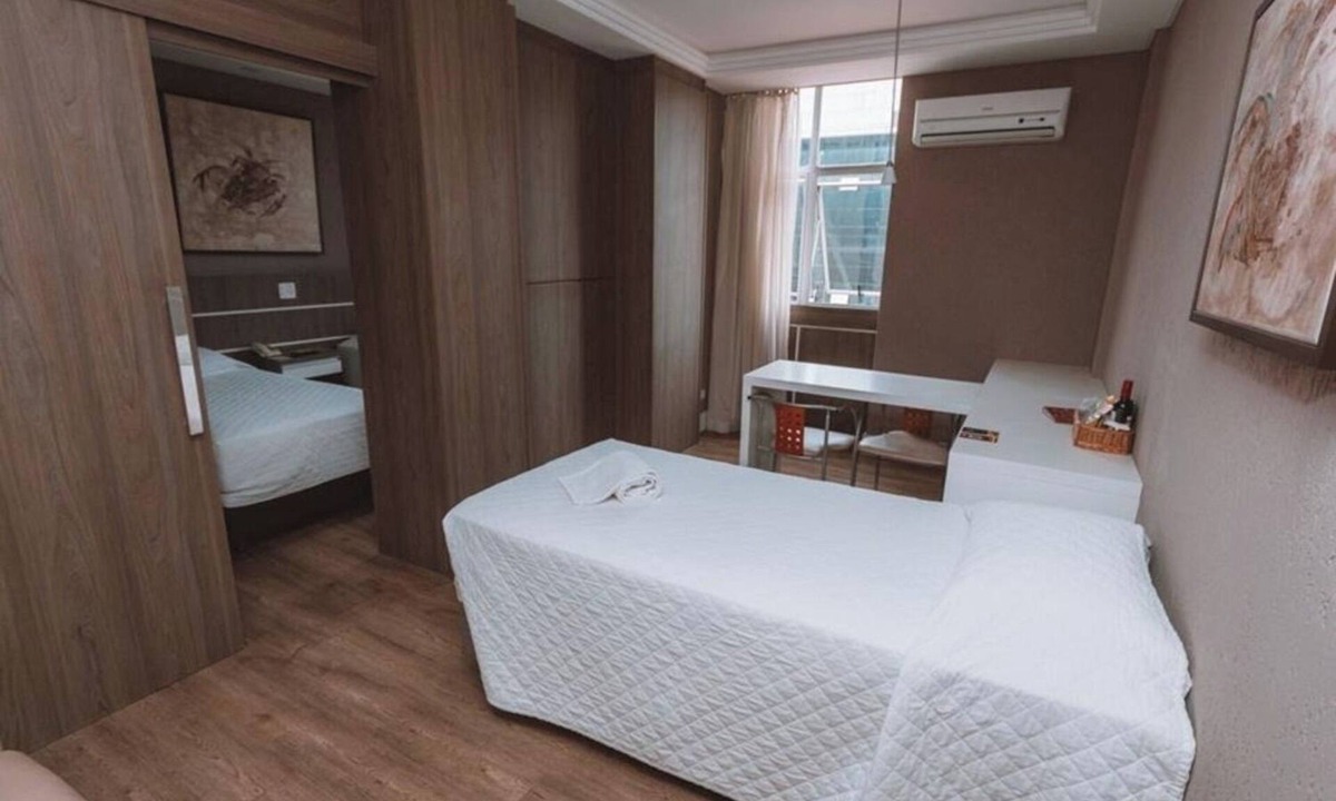 Civic Center Hotel | Spacious Triple Twin for Groups w/Rooftop Gym, Sauna, Parking & Wi-Fi