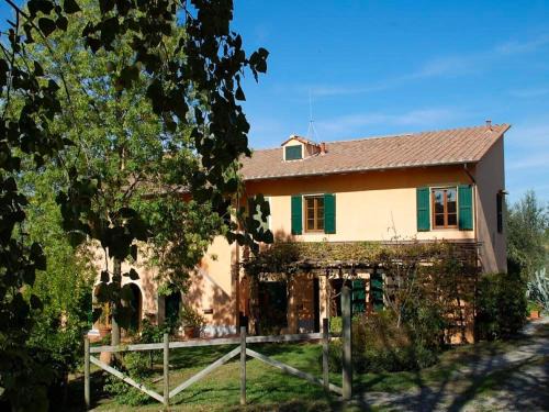 Palaia House | Spacious Tuscan Villa Retreat