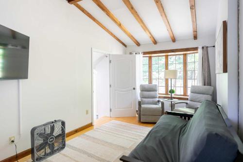 Wayland House | Spacious Two Bedroom Apartment