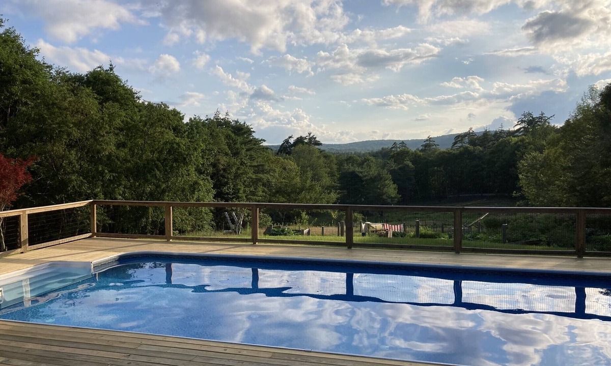 Weare House | Spacious, unique home w/mountain views. Enjoy pool in summer, skiing in winter!