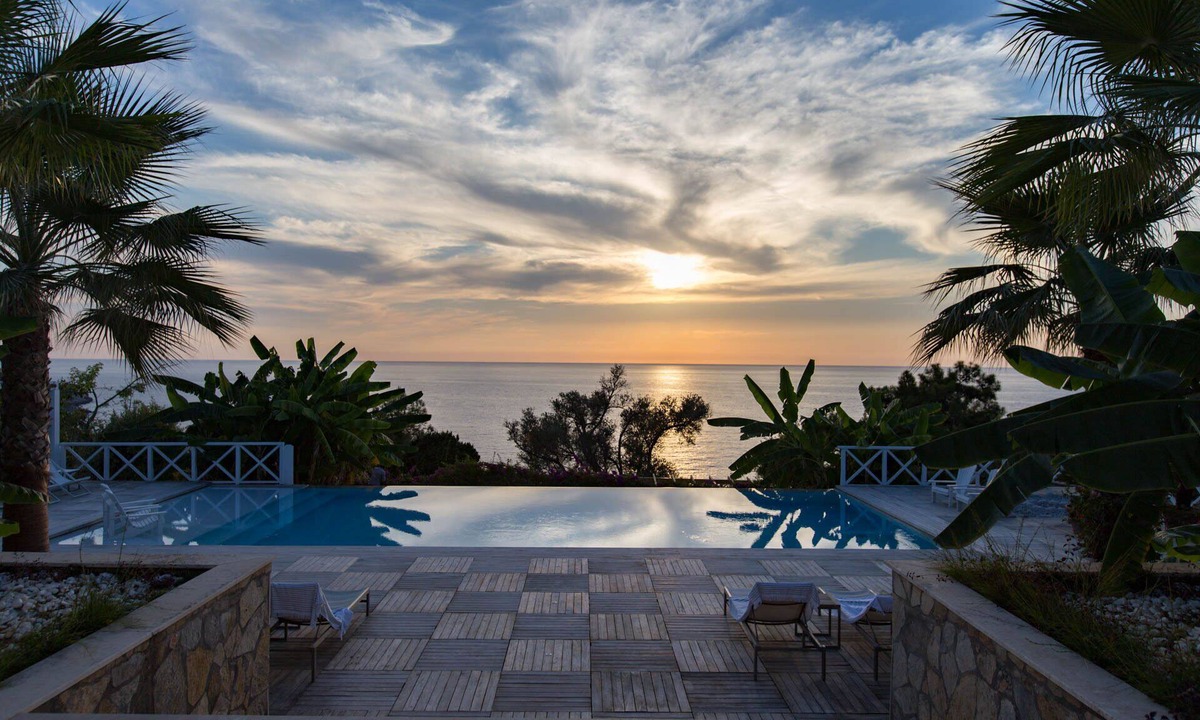 Uzunyurt Villa | Spacious unique luxury villa in idyllic location.