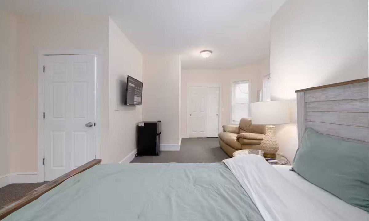 Hartford House | Spacious Urban Townhouse Groups and Family