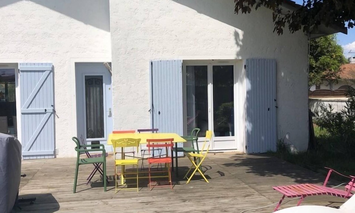 Saint-Aubin-de-Medoc House | Spacious Villa with Private Pool between Bordeaux Médoc & Ocean