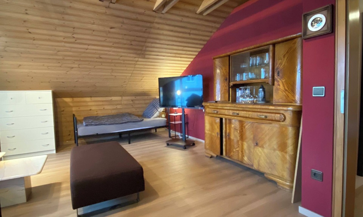 Parkstein Apartment | Spacious vacation apartment approx. 100 sqm with balcony and beautiful view