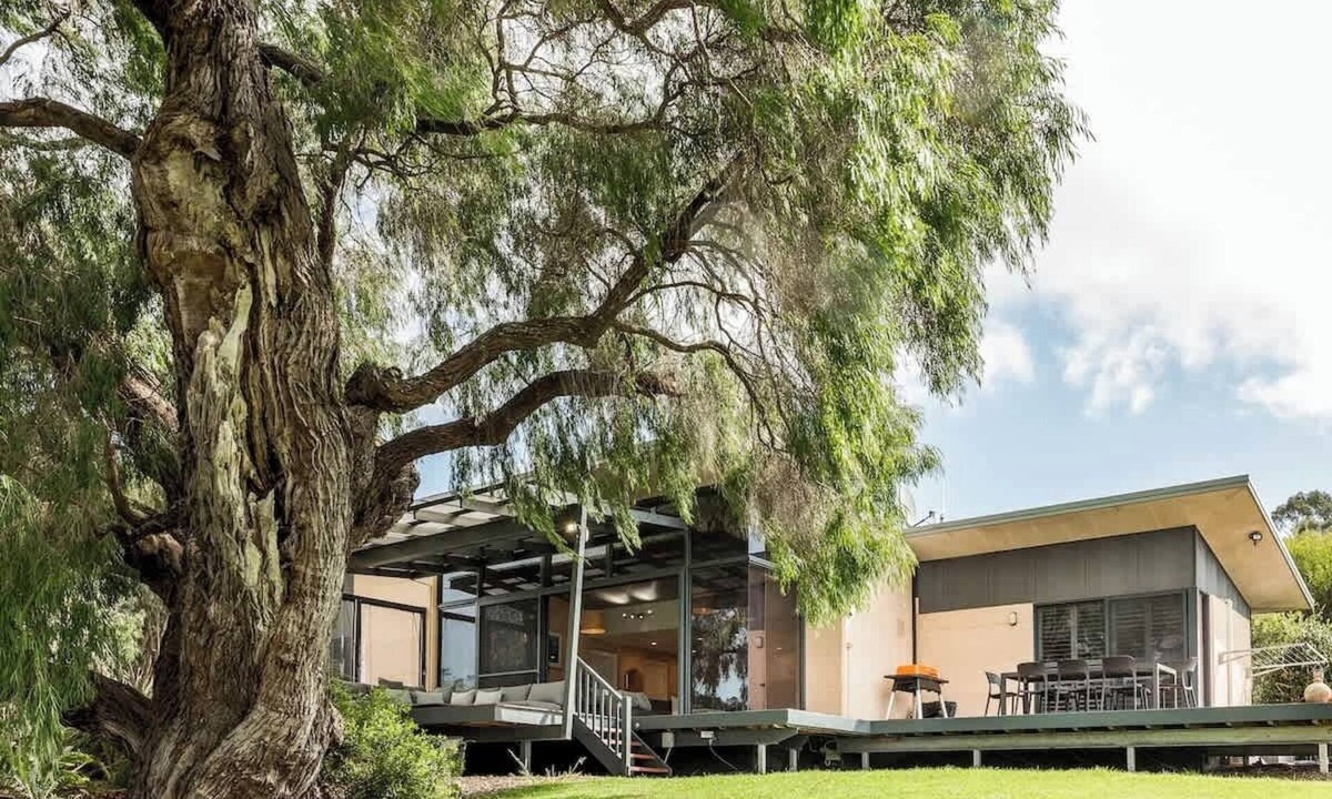 Yallingup Siding House | spacious villa private bushland